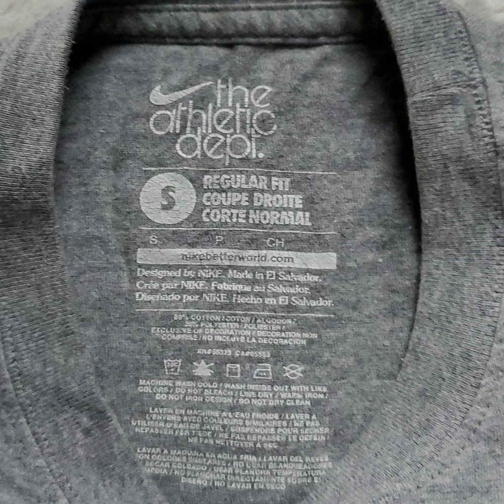 Nike t shirt - Picture 2 of 3